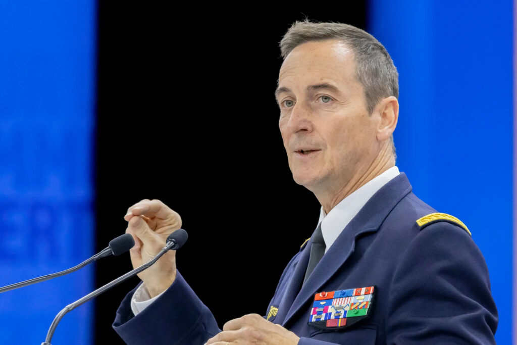 Le Chef de l’armée supervise le déploiement naval