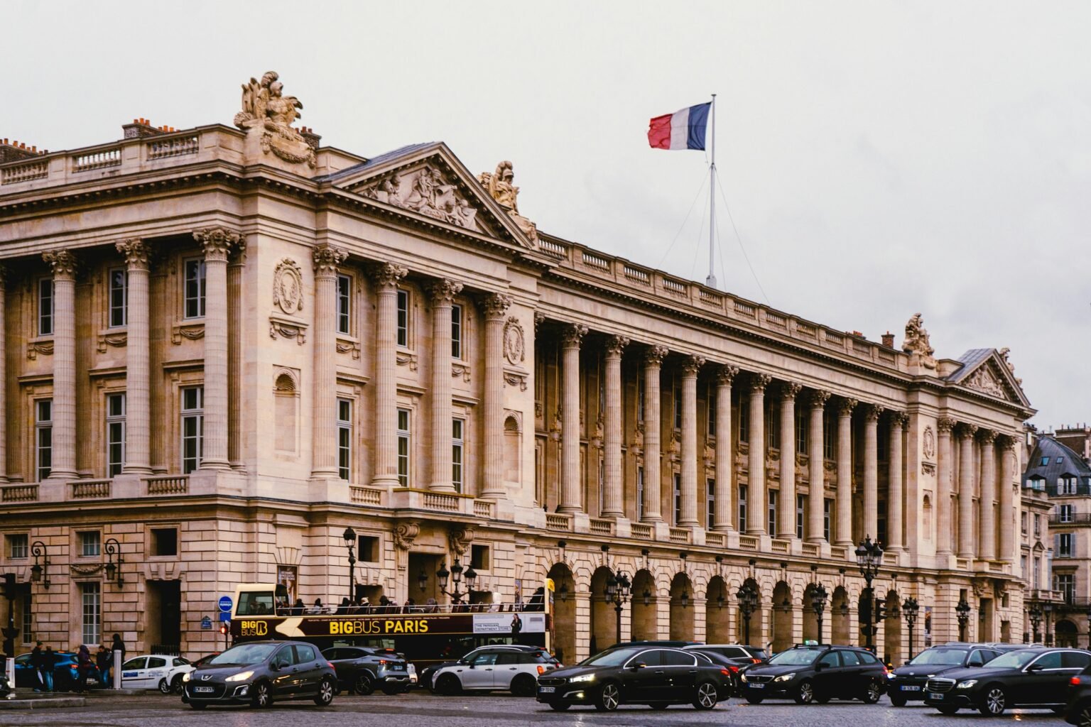 La France retire le projet de loi contre l’antisémitisme avec un nouveau texte prévu fin juin Caroline Yadan présente la loi contre l'antisémitisme