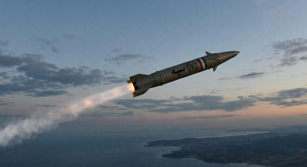 Échec de la défense aérienne : un missile iranien frappe Haïfa et cause de lourds dégâts Échec de la défense aérienne à Haïfa après attaque de missile iranien