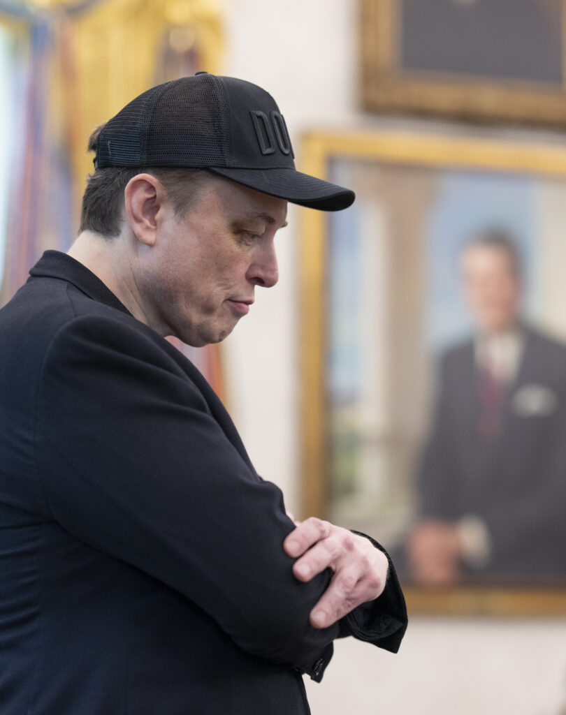 Elon Musk lors d'une Conférence de presse à la Maison Blanche en 2025. © Daniel Torok