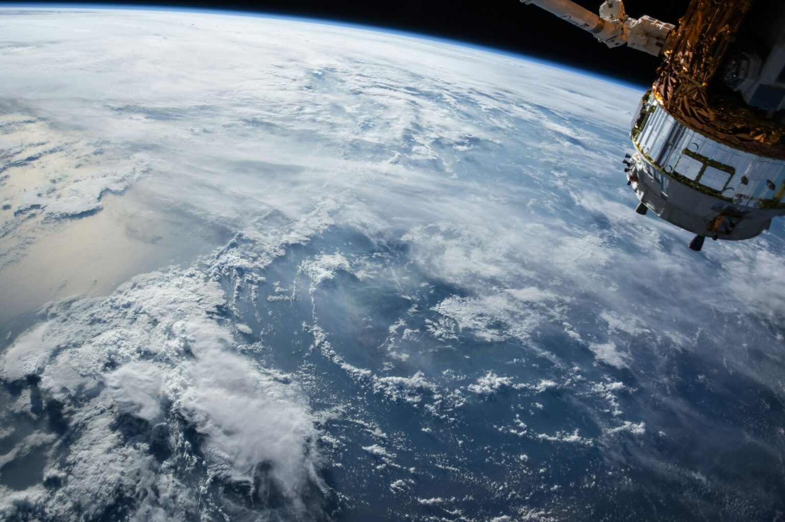 La France et la Pologne lancent un projet de satellite militaire pour renforcer la défense européenne Schéma technique du projet de satellite militaire
