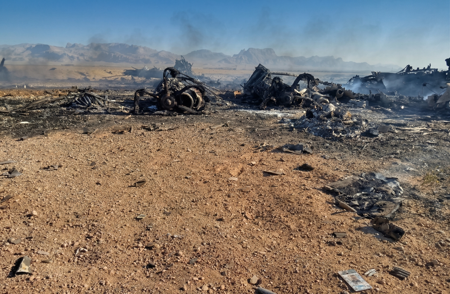 Mission de sauvetage : les États‑Unis détruisent leurs avions pour empêcher l’Iran de les récupérer Mission de sauvetage : pilote américain extrait