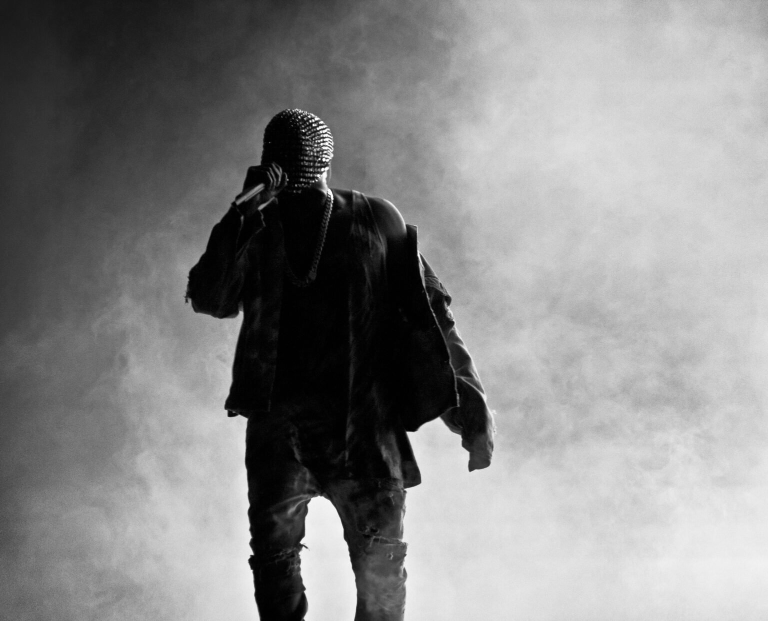Concert au Royaume-Uni : Les autorités examinent la demande d’entrée du rappeur Kanye West suite aux protestations Manifestation contre le Concert au Royaume-Uni