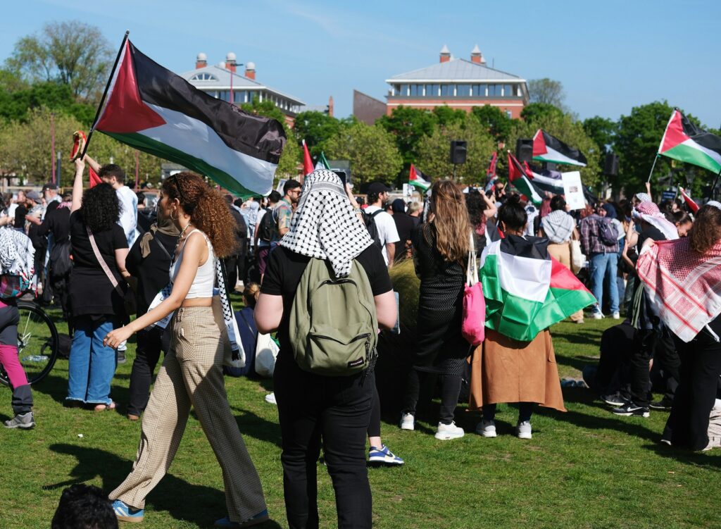 Londres : 212 arrestations lors d’une manifestation contre le ban de groupe d’action palestinien Arrestation musclée durant la manifestation pour la Palestine