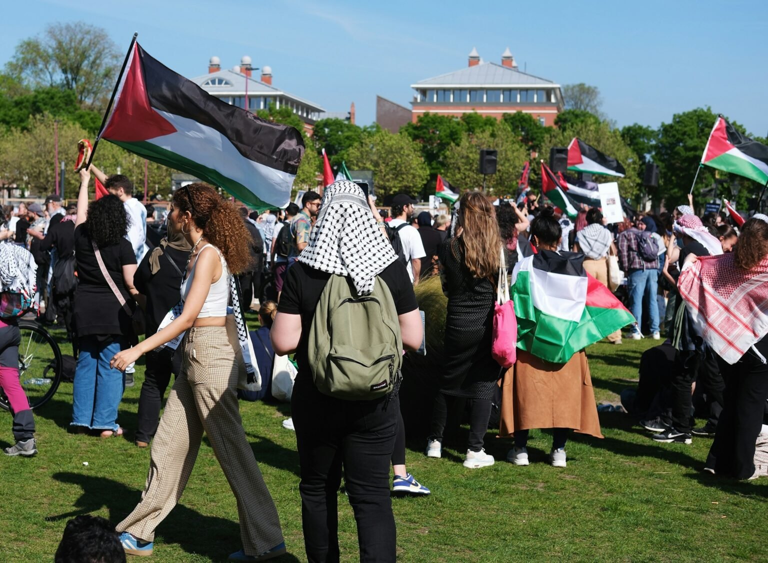 Londres : 212 arrestations lors d’une manifestation contre le ban de groupe d’action palestinien Arrestation musclée durant la manifestation pour la Palestine