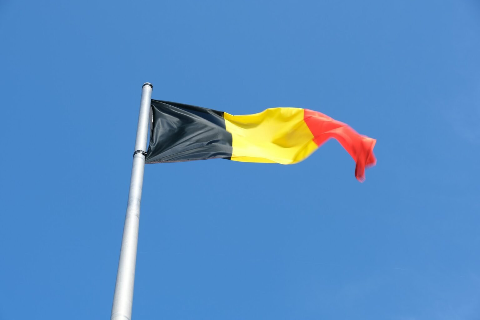 Surveillance policière pour le projet de barrière maritime