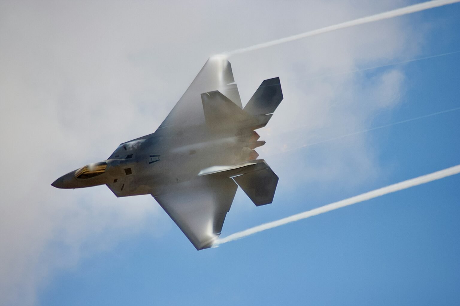 Le salon aéronautique RIAT du Royaume-Uni est annulé en raison de la guerre contre l’Iran Bombardiers américains à Fairford après l'annulation du salon aéronautique RIAT