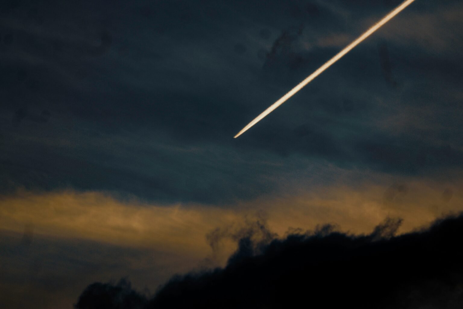 Une boule de feu météoritique traverse le ciel de la Nouvelle-Angleterre.