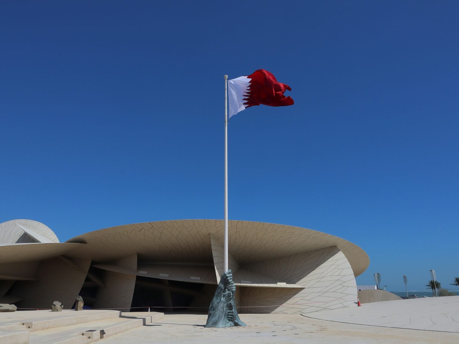 Le Qatar approfondit ses efforts de réforme des droits de l’homme alors qu’il élabore son plan d’action national Réunion officielle des responsables qatariens pour le plan national des droits de l'homme 2026-2030 à Doha.