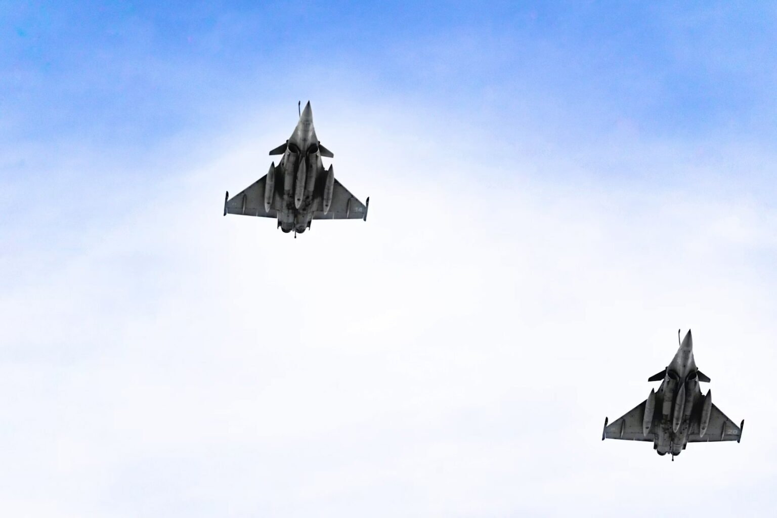 Des Rafale français interceptent des avions russes face à une pression constante Rafale français et mission de police du ciel OTAN