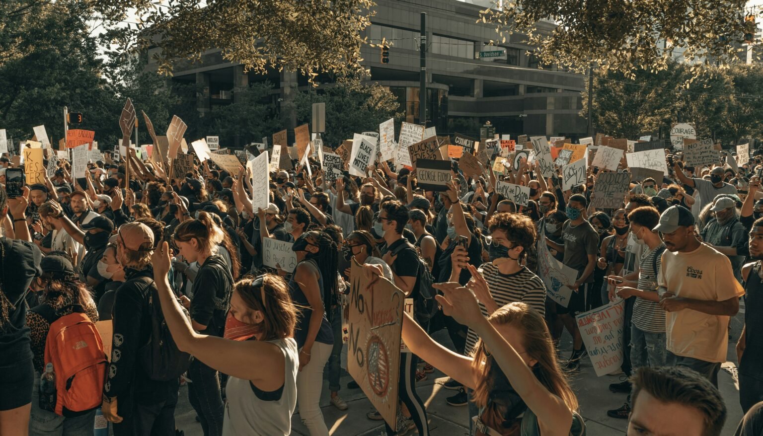hommage à Lyhanna