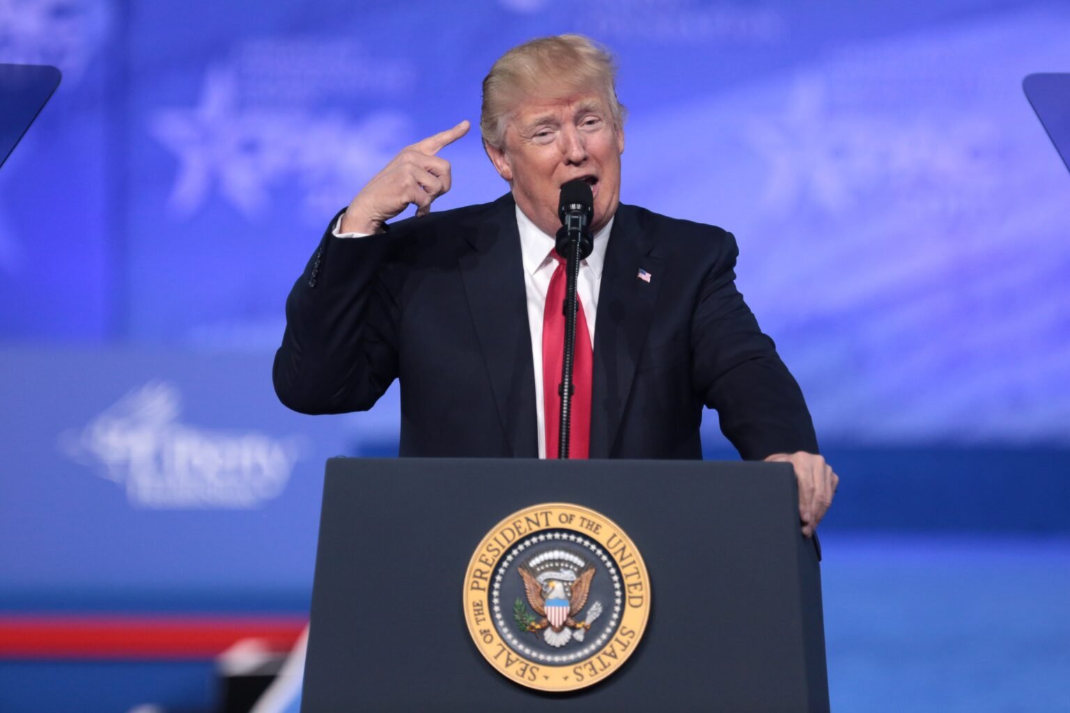 Trump critique Israël suite aux attaques au Liban, mais reste optimiste quant à un accord avec l’Iran Accord Iran États-Unis avec Trump