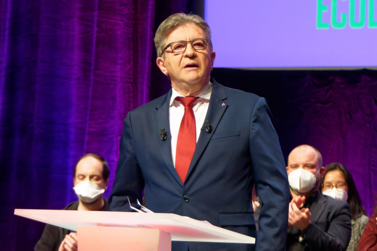 Jean-Luc Mélenchon débute sa campagne présidentielle avec un meeting à Saint Denis t6uyjghnm