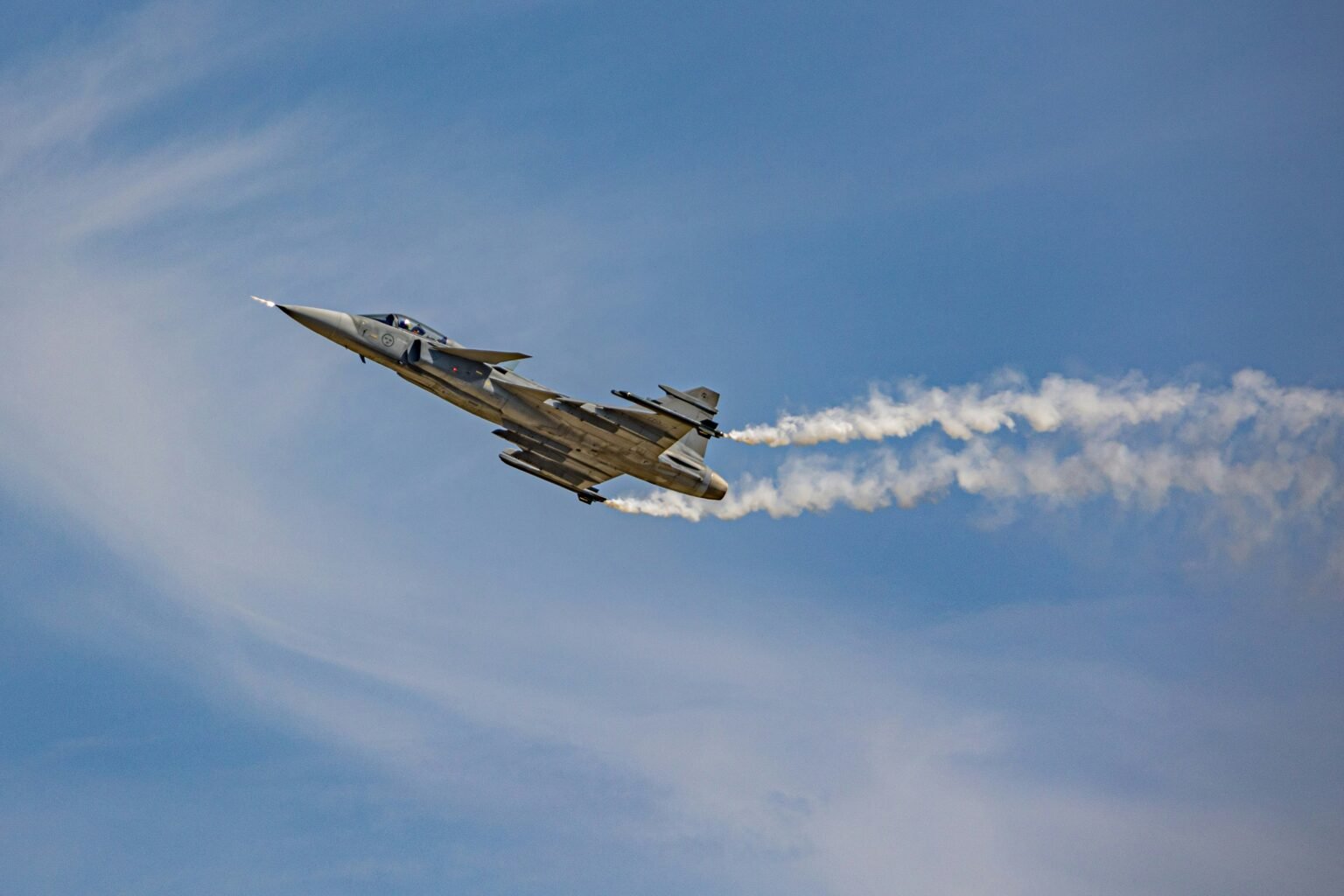L’Ukraine déploie le Gripen suédois pour contrer les opérations aériennes russes Chasseur Gripen suédois en phase de décollage