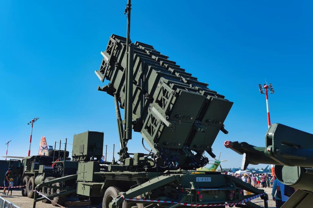 Donald Trump accorde une licence de production de missiles Patriot à l’Ukraine Trump annonce des missiles Patriot pour l'Ukraine