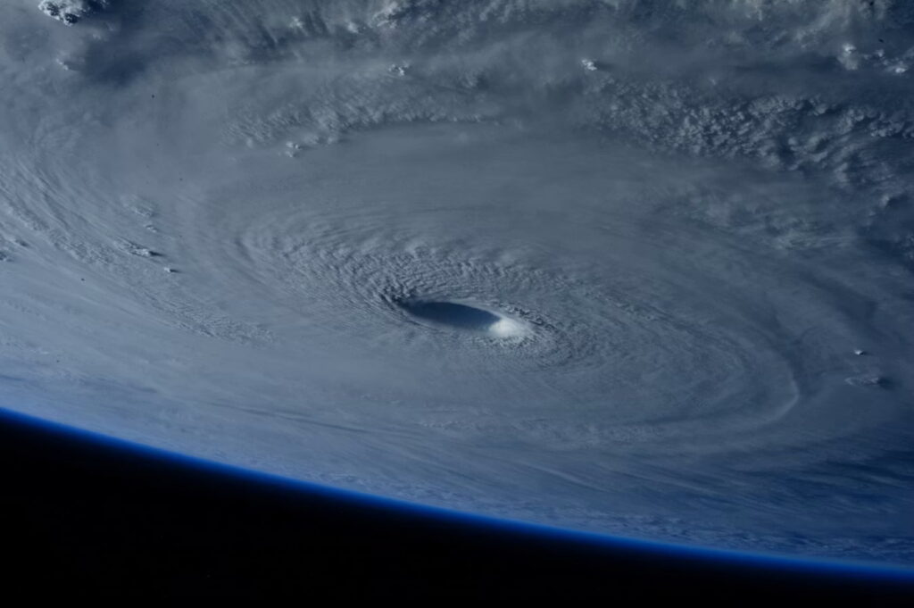 Fort risque de cyclone tropical près de la Floride dans les 48 prochaines heures Image satellite montrant la formation d'un cyclone près de la Floride dans le golfe du Mexique