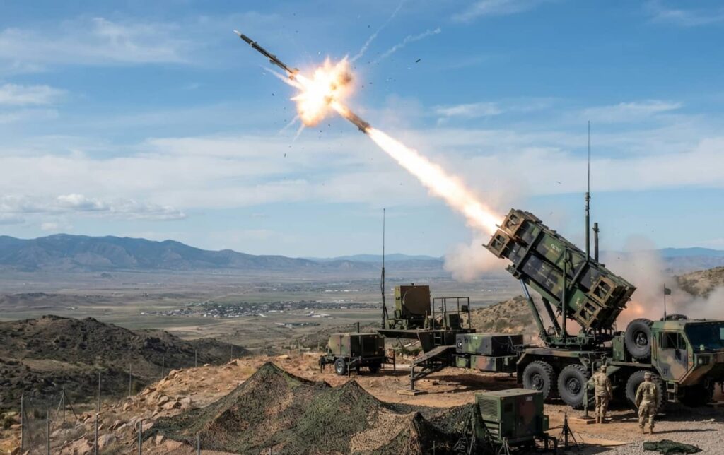 Un système de défense antiaérienne déployant des missiles Patriot en Ukraine pour intercepter les menaces russes.