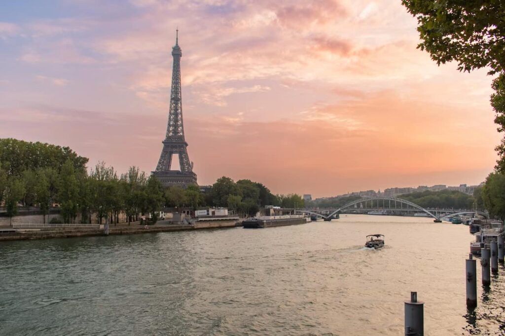 Baignade dans la Seine à Paris