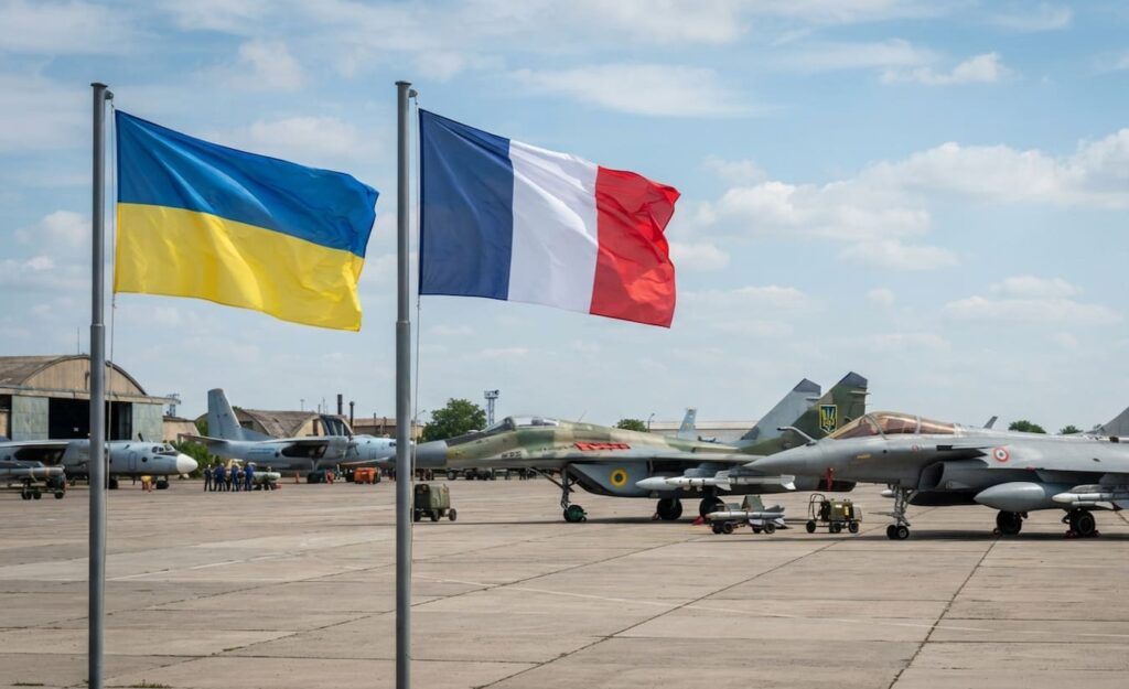L’Ukraine acquiert des chasseurs Rafale avec la défense aérienne française Avion de chasse Rafale livre dans le cadre de l accord de defense avec l Ukraine