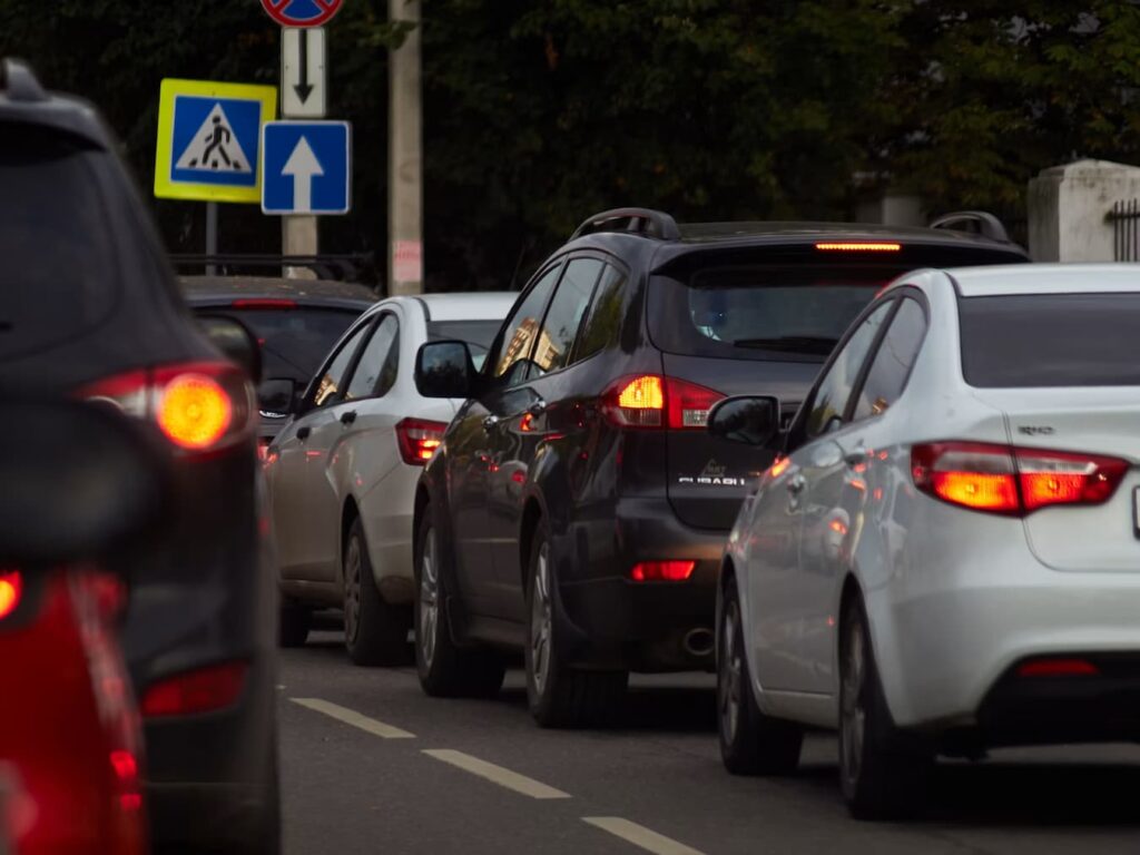 La Russie réoriente son carburant sibérien pour éviter des pénuries à Moscou Raffinerie de pétrole en Russie ravitaillant Moscou en carburant sibérien