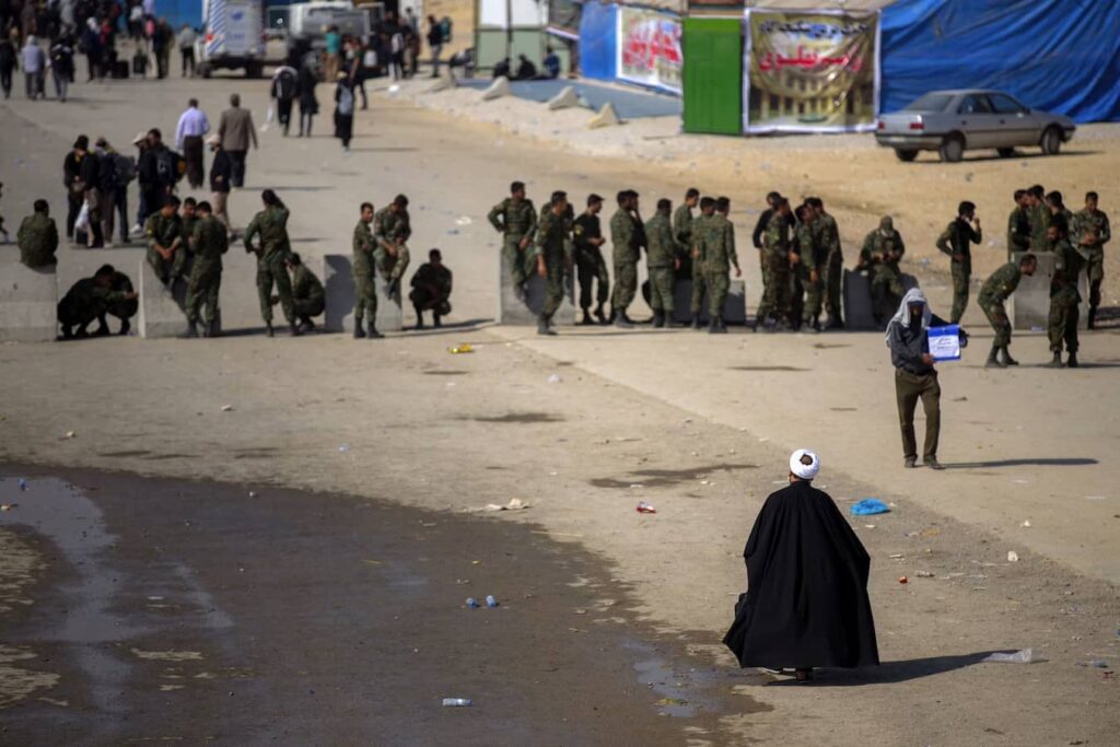 L’armée libanaise entre dans une localité du sud suite au retrait israélien armée libanaise dans le sud du pays