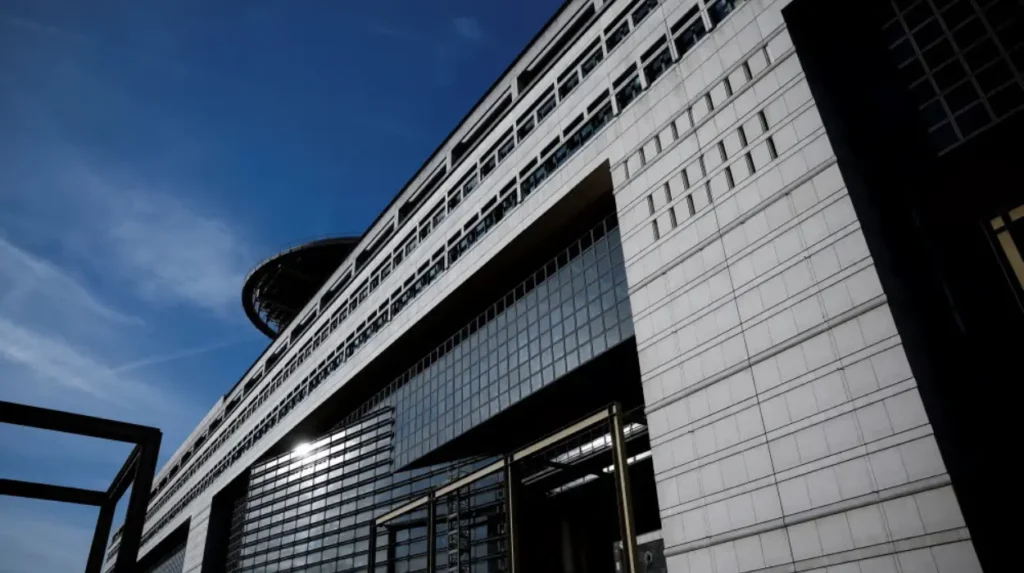 Dette de la France : La dette publique atteindra 119,3 % en 2026 Dette de la France La dette publique atteindra 119,3 % en 2026