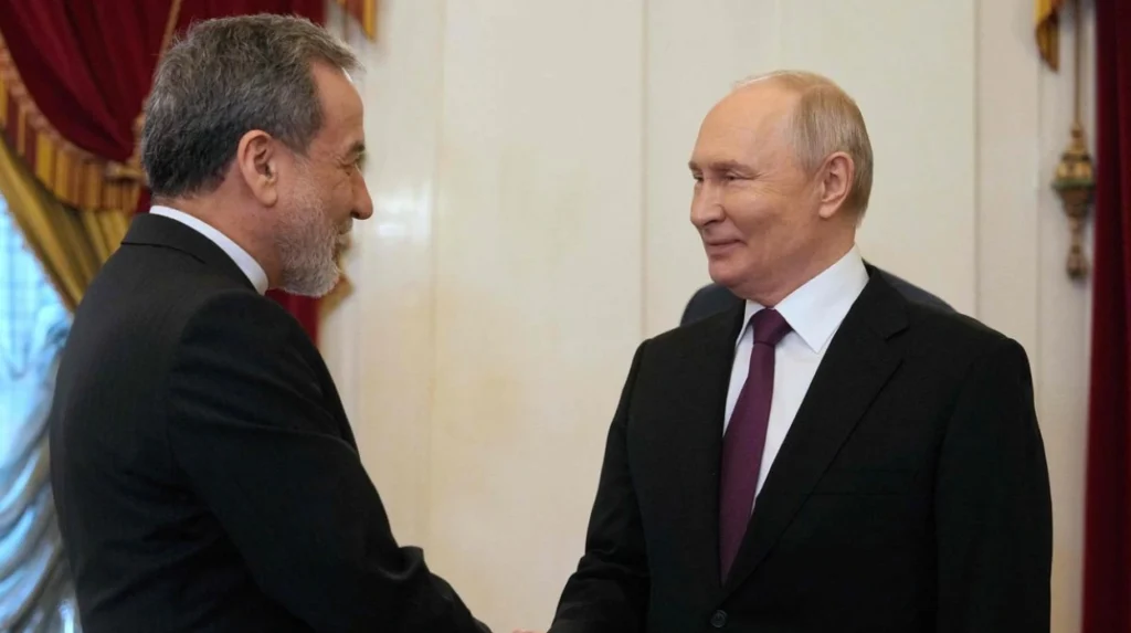 Vladimir Poutine propose une médiation au Moyen-Orient à Téhéran